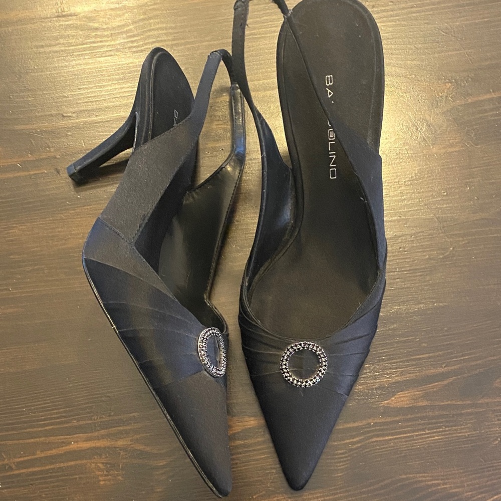 Bandolino worn once 6 Elegant Black Heels with Embellishment satin leather sole